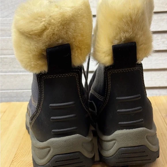 Clark’s Women's Blue and Tan Winter Boots. Size 7.5. Excellent Condition - Picture 10 of 10